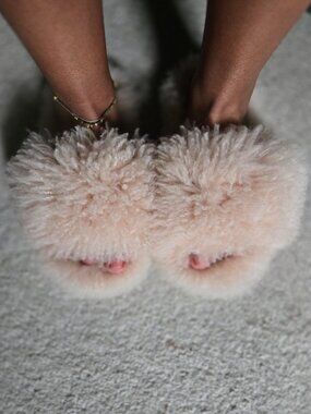 Inuikii Alpaca Fuzzy Slide pale pink